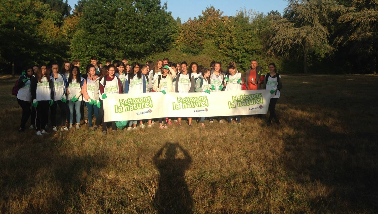 Action Eco-citoyenne par les lycéens de Jeanne Delannoue à Cholet